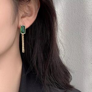 #40 NEW Emerald Green Gemstone 18K Gold Plated Chain Dangle Drop Earrings